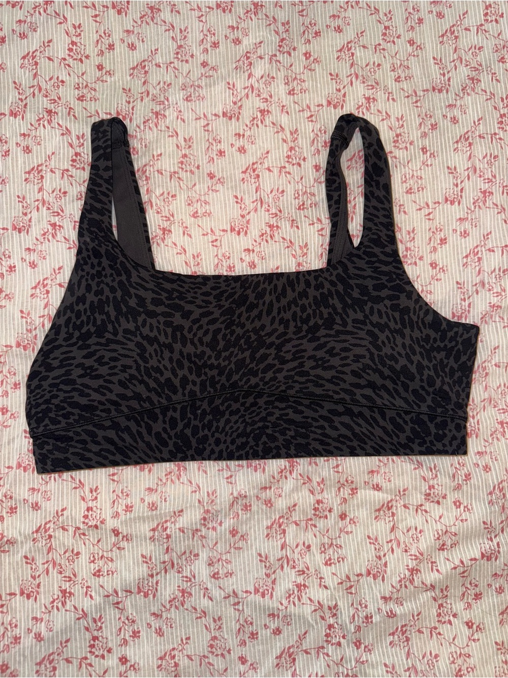 Vuori All The Form sports bra (Black Blurred Torrent) - Picture 2 of 4